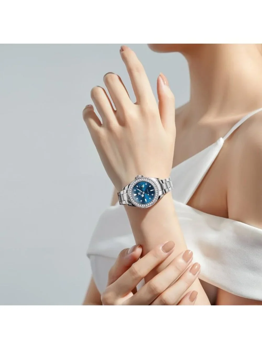Women's Blue Luxury Diamond with Date Analog Quartz Waterproof Wrist Watch